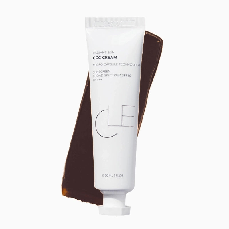 Laat je huid stralen met de CCC Cream van CLE Cosmetics! Deze lichte alles-in-een primer en foundation bevat een indrukwekkende SPF30 PA+++, en het beste van alles: het is volledig vegan en dierproefvrij! #kleur_Cool deep - SPF30