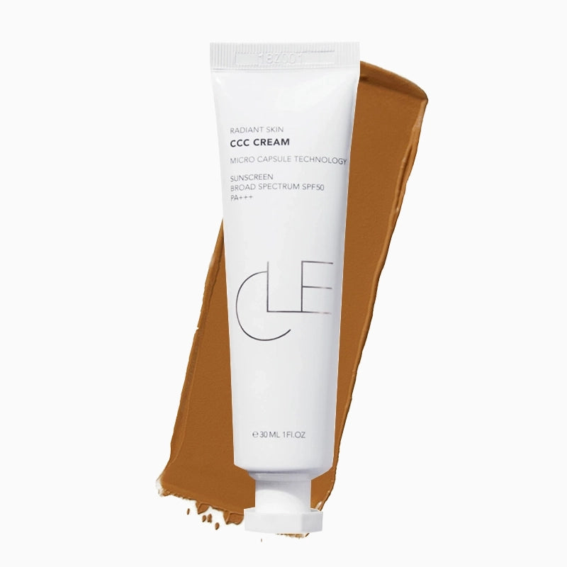 Laat je huid stralen met de CCC Cream van CLE Cosmetics! Deze lichte alles-in-een primer en foundation bevat een indrukwekkende SPF50 PA+++, en het beste van alles: het is volledig vegan en dierproefvrij! #kleur_Golden Medium Deep - SPF 50