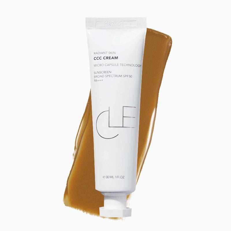 Laat je huid stralen met de CCC Cream van CLE Cosmetics! Deze lichte alles-in-een primer en foundation bevat een indrukwekkende SPF50 PA+++, en het beste van alles: het is volledig vegan en dierproefvrij!