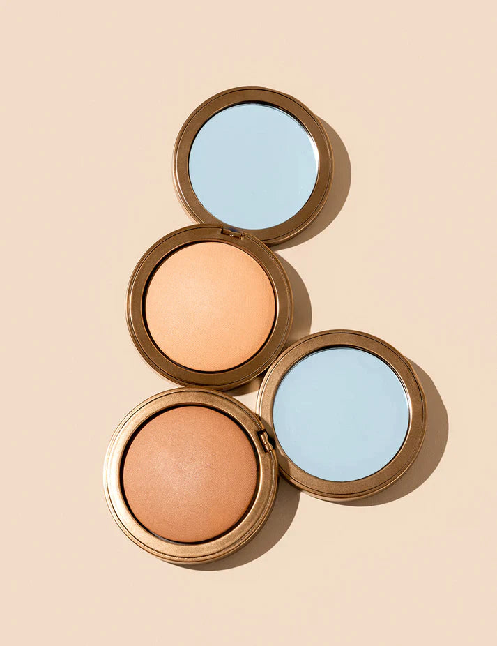 Deze prachtige INIKA Baked Mineral Bronzer is gebakken op terracotta tegels in Toscane, Italië welke een mooie sunkissed glow aan je huid geeft. 100% natuurlijk, 100% halal, 100% vegan en dierproefvrij.