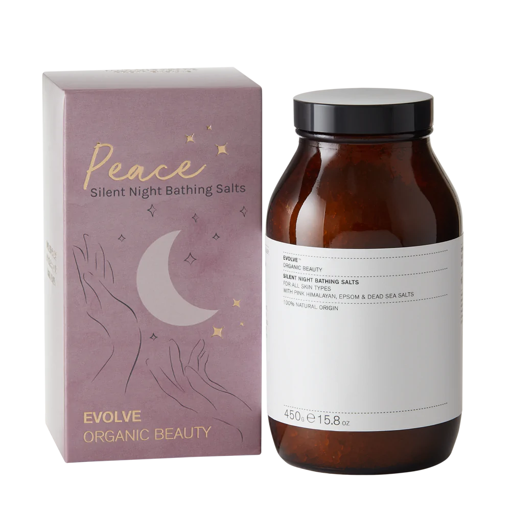 De Evolve Organic Beauty Silent Night vegan badzout is een natuurlijk, herstellend en ontspannend badproduct, speciaal ontworpen voor alle huidtypes. Met een heerlijke geur vermengd met magnesium- en mineraalrijke zouten, zoals Dode Zeezout, Epsom-zout en Himalayazout, dat afkomstig is uit de Himalaya. Vegan, dierproefvrij en organic, bio.