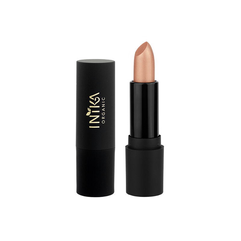 INIKA's Award winnende Organic Vegan Lipsticks bevatten biologische natuurlijke Avocado- Jojoba- en Arganolie en Shea Butter die naast het geven van een prachtige volle kleur, ook verzorgen, beschermen én hydrateren. De allereerste biologische & vegan lipstick vol met pure minerale pigmenten.  De formule is romig en heeft een volle intense kleur.