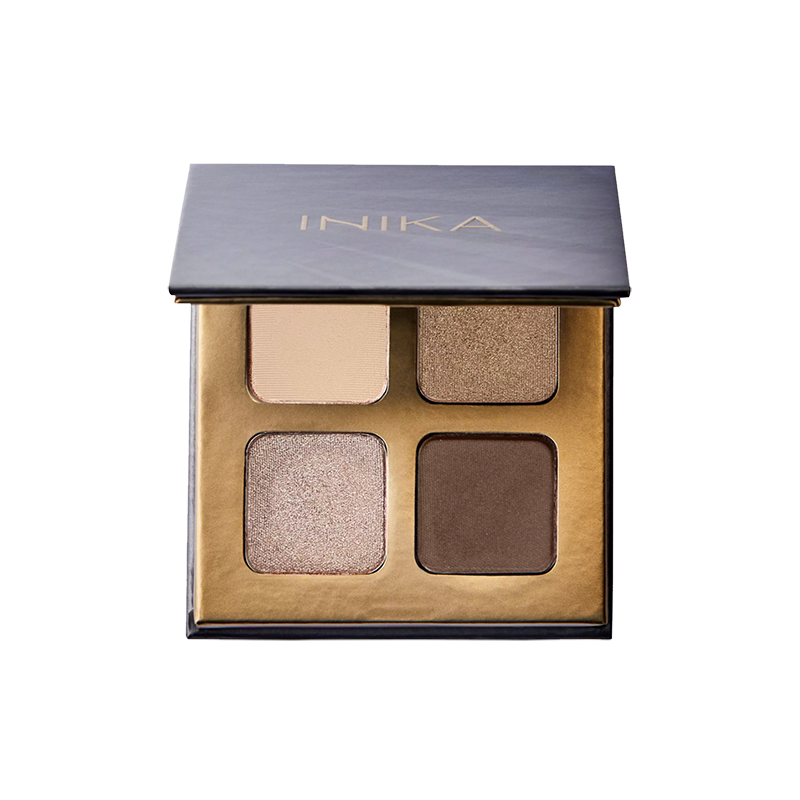 Dit fantastische Eyeshadow Quad van Inika Organic is ontzettend veelzijdig. Ga je voor een neutrale look of wil je juist een mooie smokey eye met een sparkle? Inika biedt het beste van twee werelden en combineert de rijke kleur van pure minerale pigmenten die prachtig te blenden zijn. En dit geheel Vegan en Dierproefvrij!