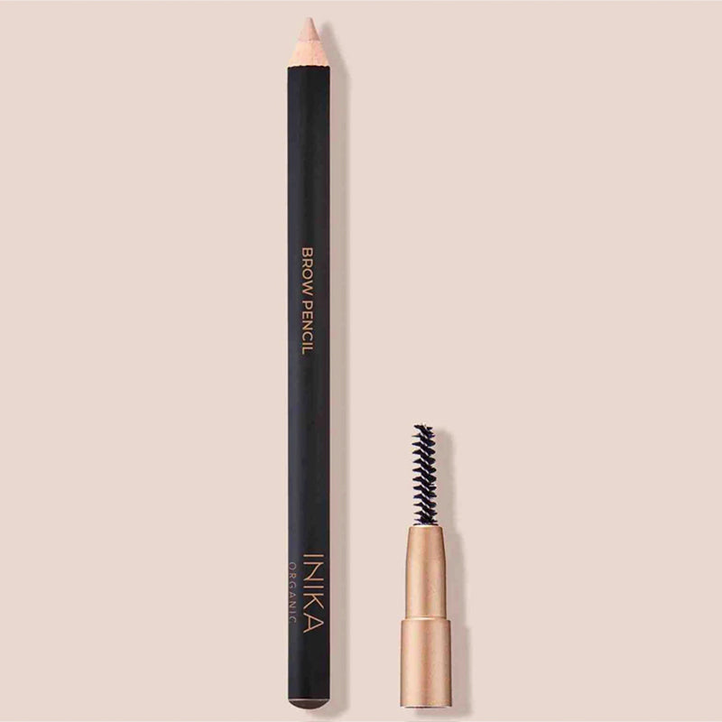 Het wenkbrauwen & wimper serum geeft een boost aan wimpers en wenkbrauwen, voor vollere wenkbrauwen en langere wimpers. Gebruik de Long Lash Mascara & Wenkbrauwen potlood voor next level wenkbrauwen & wimpers in een handomdraai!Creëer langere wimpers en vollere wenkbrauwen, met dit vegan Brow & Lash trio van INIKA Organic. In een prachtige geschenkbox en is perfect om bijvoorbeeld cadeau te geven. De set zit boordevol krachtige biologische ingrediënten. #kleur_blonde