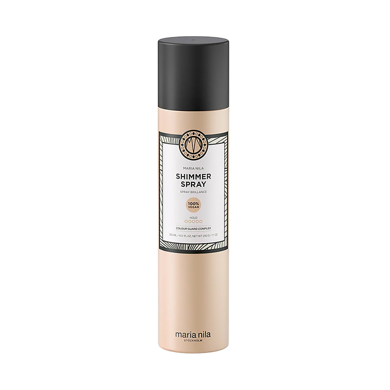 De Maria Nila Style & Finish Shimmer Spray is een haarproduct dat is ontworpen om het haar een prachtige glans te geven en je haar er gezond en levendig uit laat zien. Deze geweldige vegan shimmer haarspray is vrij van sulfaten en parabenen, waardoor het veilig is voor dagelijks gebruik.